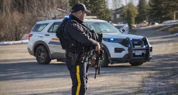 कनाडा के टंबलर रिज स्कूल में फायरिंग से हड़कंप, संदिग्ध हमलावर सहित 10 की मौत; वारदात का VIDEO आया सामने