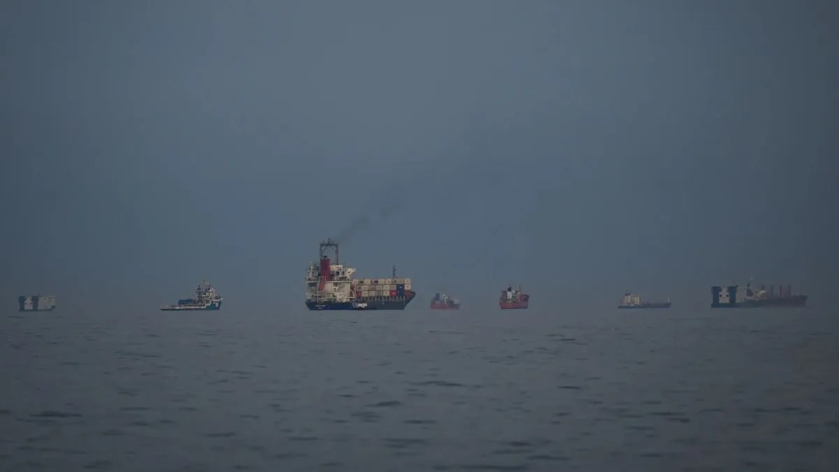 होर्मुज में बिछाई गई समुद्री सुरंगें बनी ईरान के लिए सिरदर्द, खुद को ही नहीं मिल रही लोकेशन; अमेरिका की सैटेलाइट भी नहीं