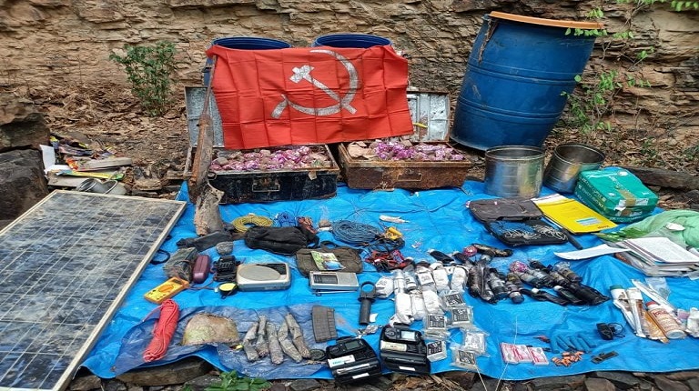 जंगल से नक्सलियों का बड़ा जखीरा बरामद, CRPF-पुलिस ने IED और UBGL राउंड किए जब्त